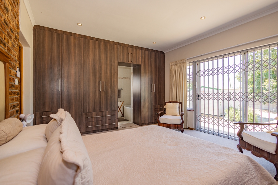 4 Bedroom Property for Sale in Amandelrug Western Cape